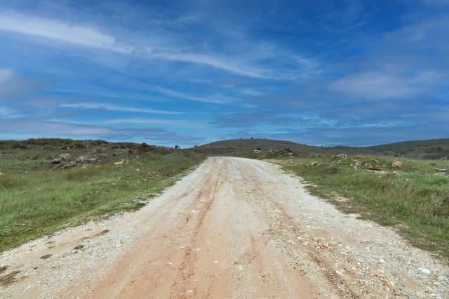 Finca/Landehus til salg i Albuñuelas - € 28.000 (Ref: 9543350)