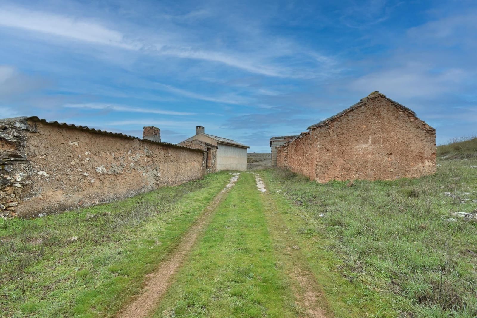 Finca/Landehus til salg i Albunuelas - € 28.000 (Ref: 9543350)