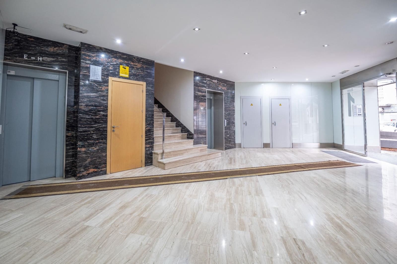 3 sypialnia Mieszkanie do wynajęcia w Miasto Grenada - 850 € (Ref: 9552406)