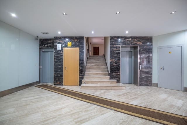 3 sypialnia Mieszkanie do wynajęcia w Zaidin, Miasto Grenada - 850 € (Ref: 9552406)