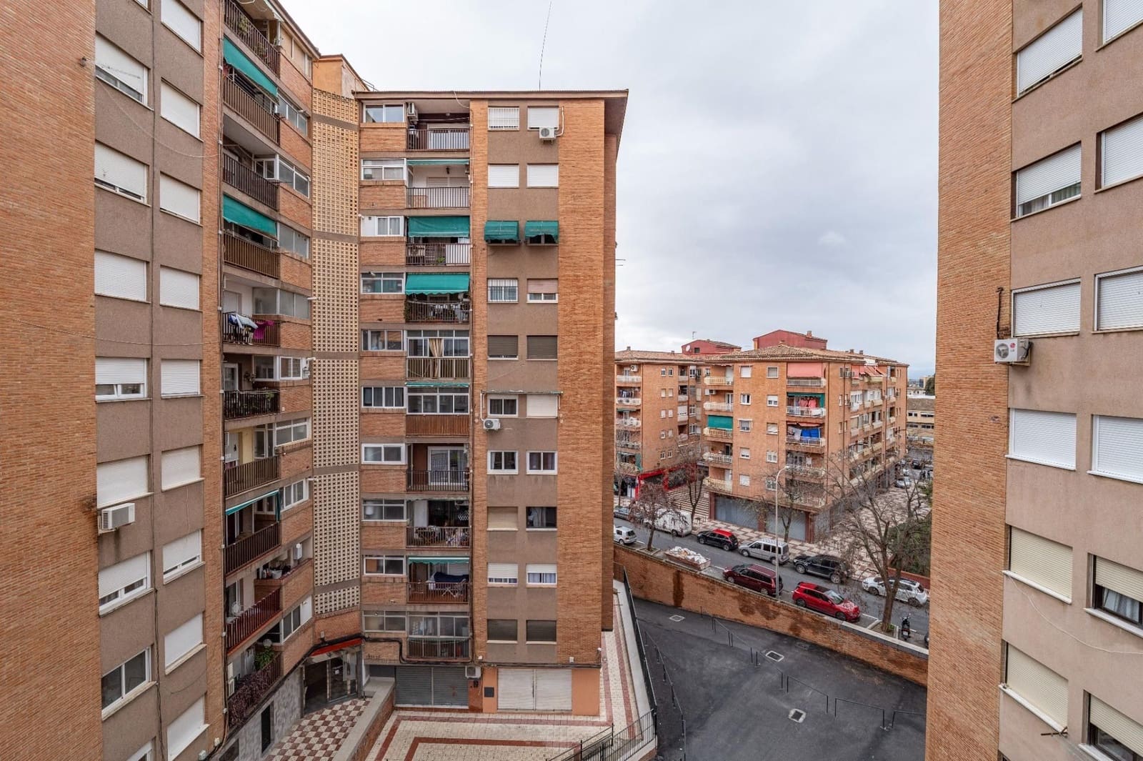 3 sypialnia Mieszkanie do wynajęcia w Miasto Grenada - 850 € (Ref: 9552406)