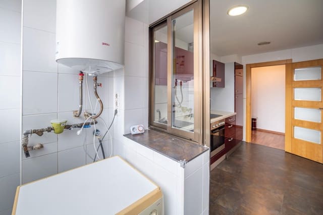 3 soveværelse Lejlighed til leje i Zaidin, Granada by - € 850 (Ref: 9552406)