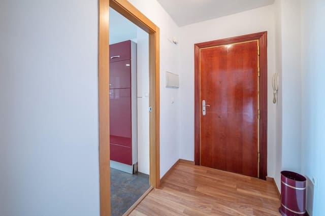 3 soveværelse Lejlighed til leje i Zaidin, Granada by - € 850 (Ref: 9552406)