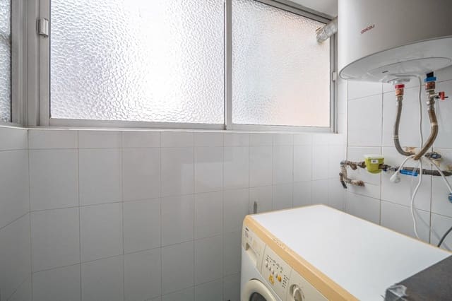 3 soveværelse Lejlighed til leje i Zaidin, Granada by - € 850 (Ref: 9552406)