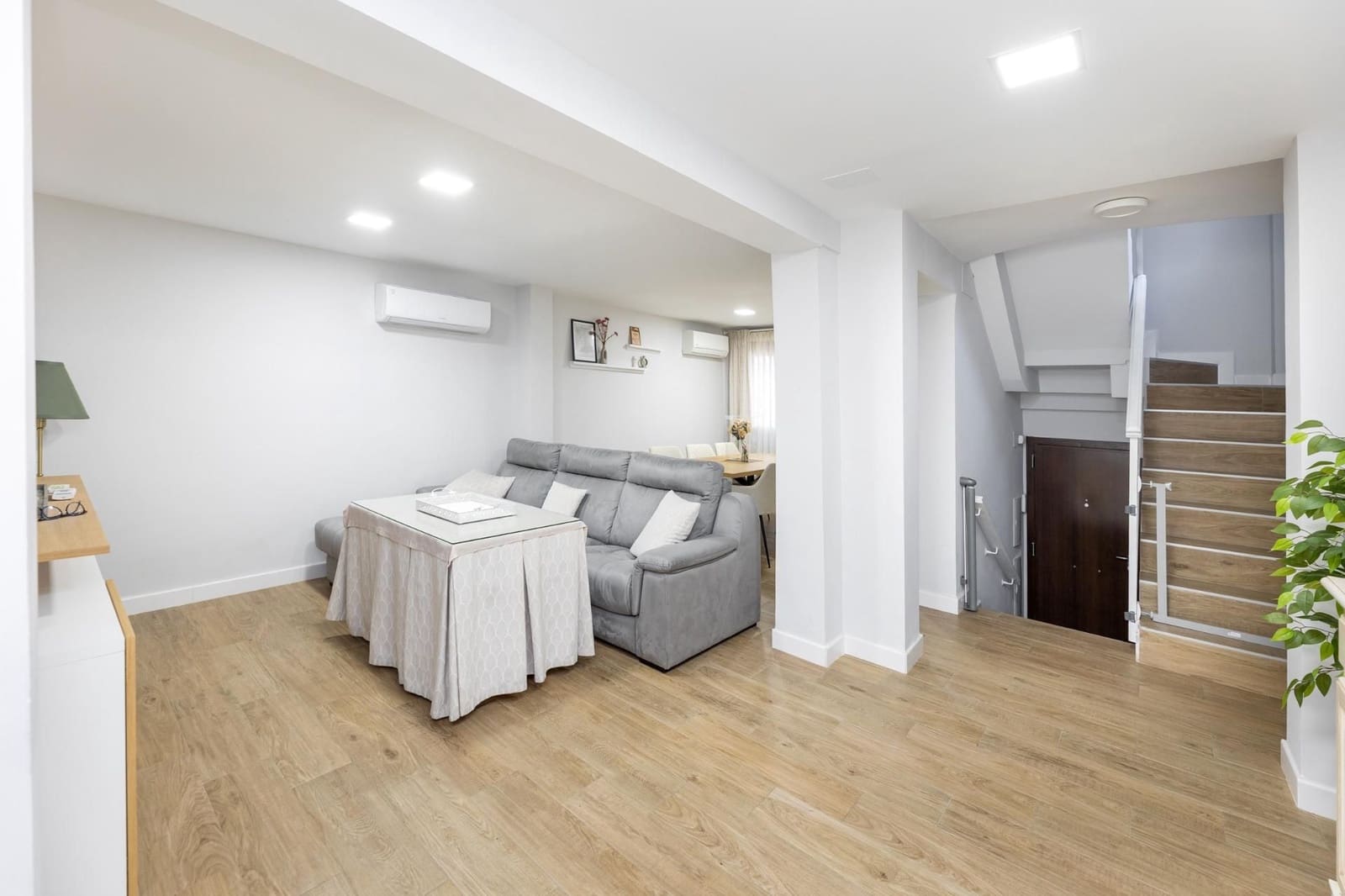 4 soveværelse Byhus til salg i Granada by - € 465.000 (Ref: 9552676)