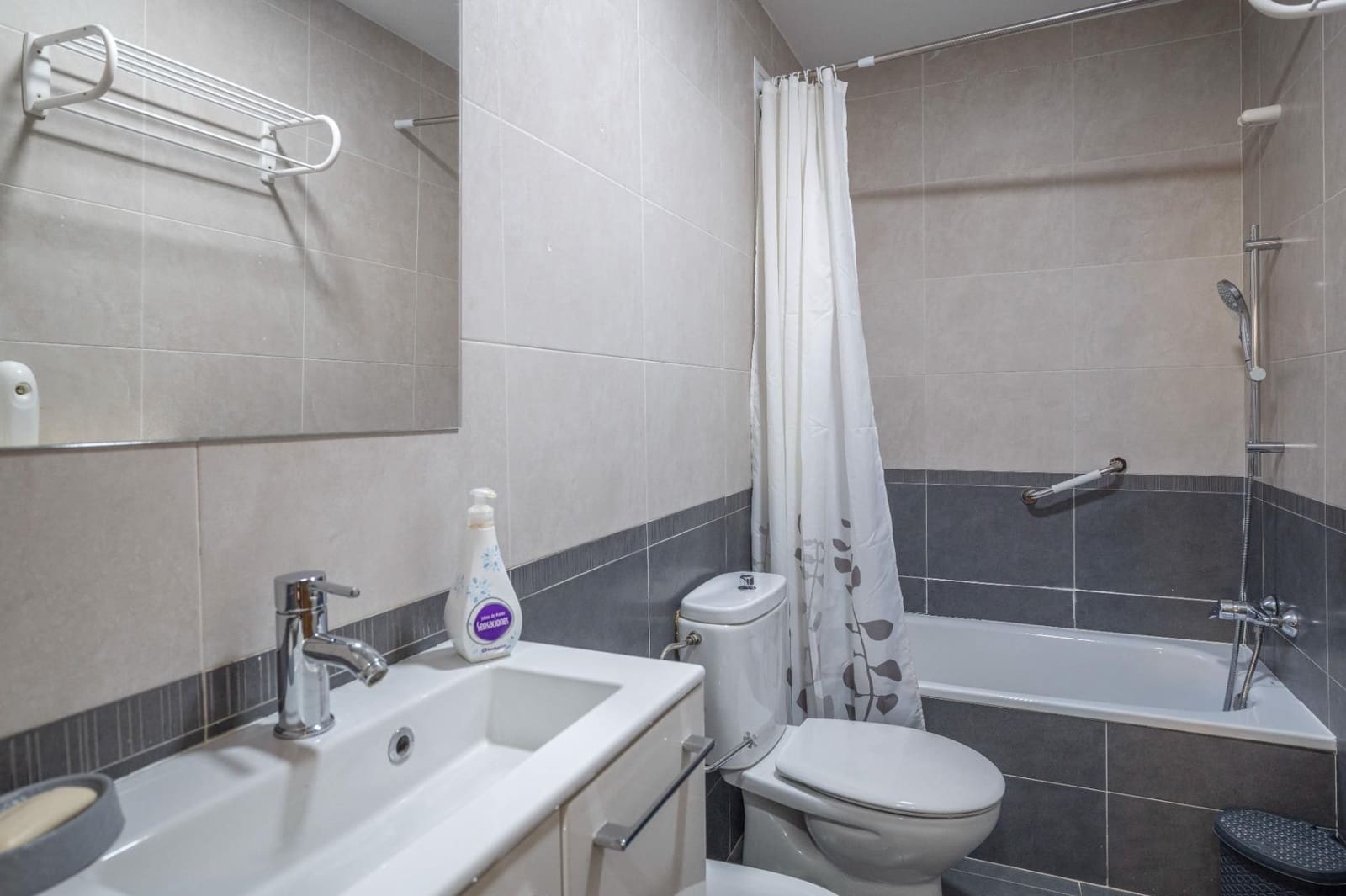 3 slaapkamer Appartement te koop in Vegas del Genil met garage - € 180.000 (Ref: 9552678)