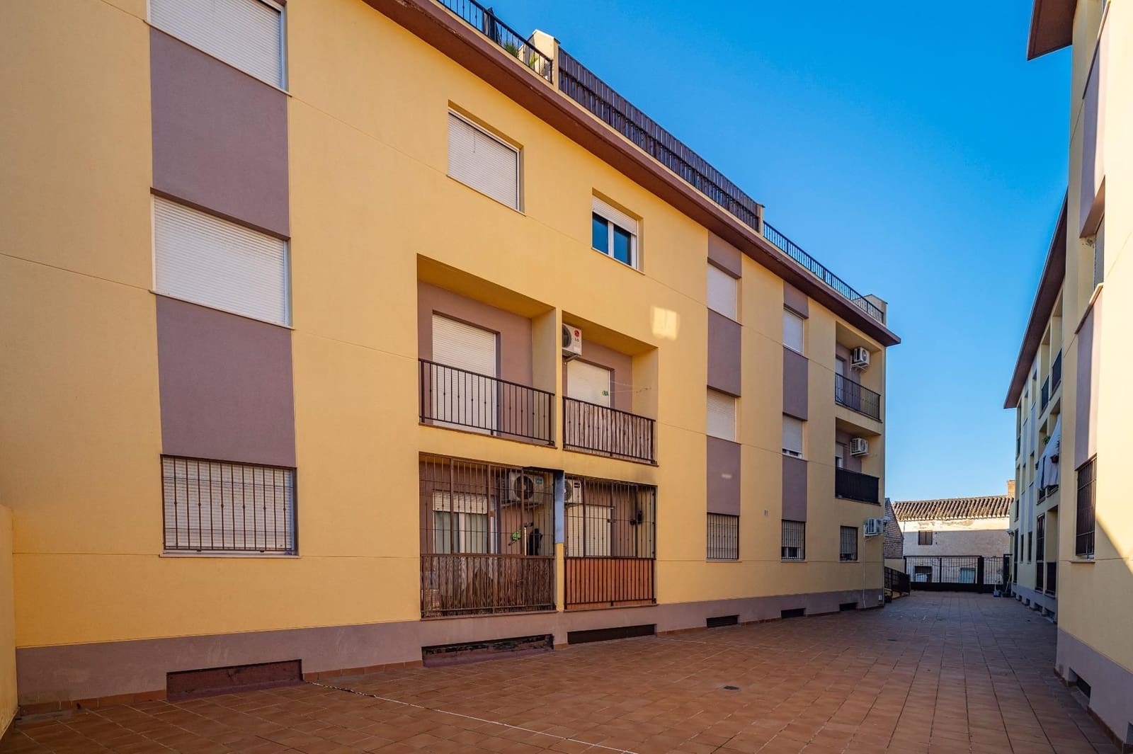 3 slaapkamer Appartement te koop in Vegas del Genil met garage - € 180.000 (Ref: 9552678)