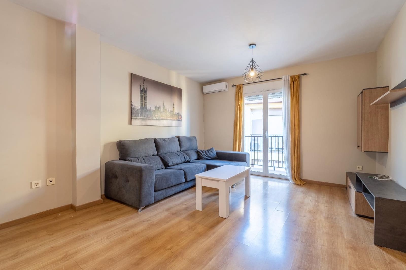 3 slaapkamer Appartement te koop in Vegas del Genil met garage - € 180.000 (Ref: 9552678)