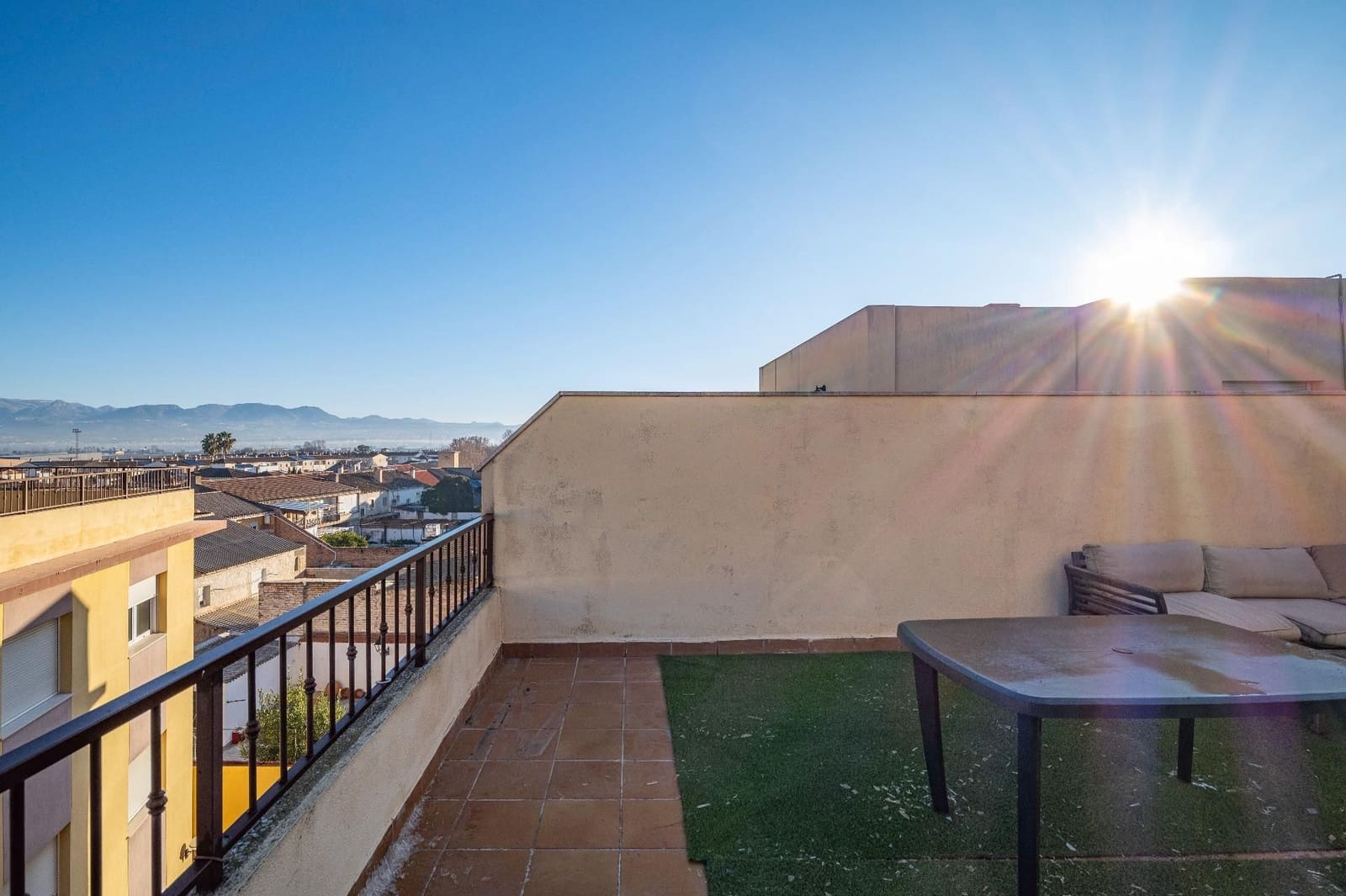 3 slaapkamer Appartement te koop in Vegas del Genil met garage - € 180.000 (Ref: 9552678)