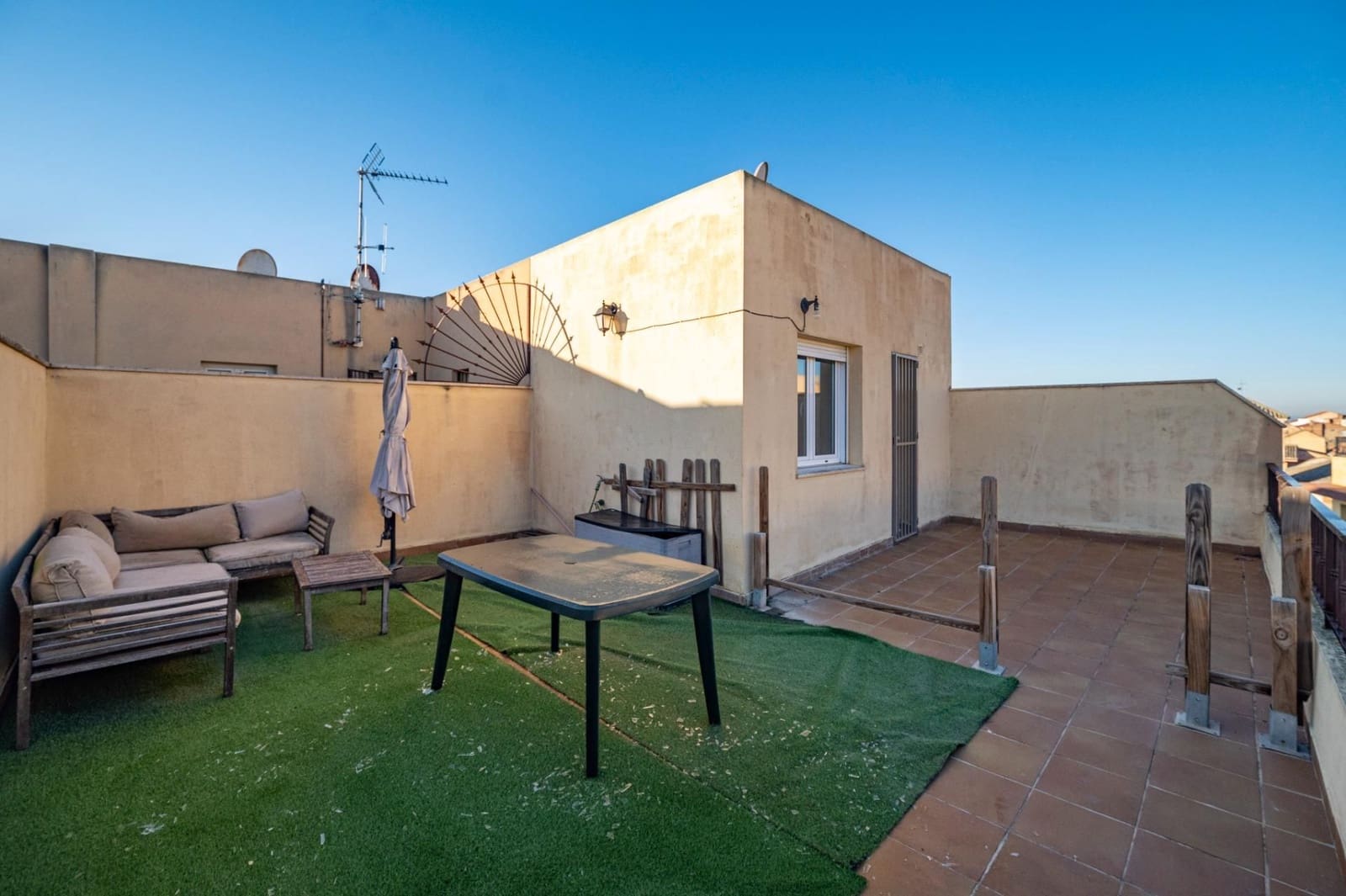 3 slaapkamer Appartement te koop in Vegas del Genil met garage - € 180.000 (Ref: 9552678)