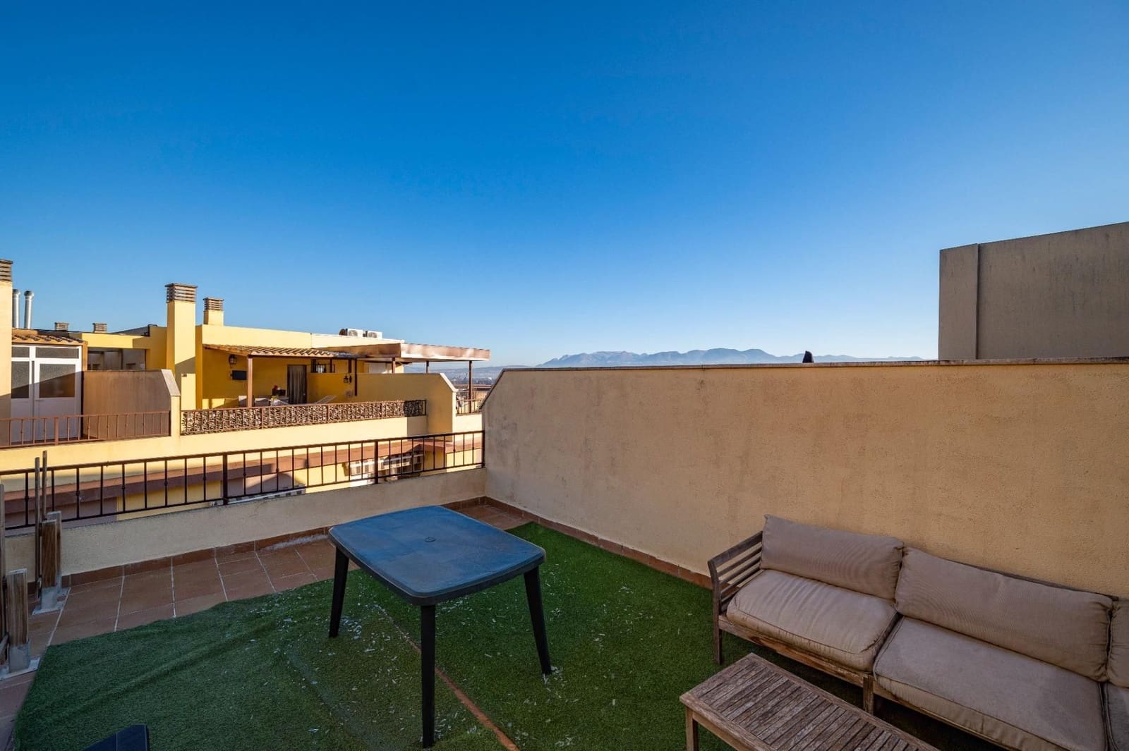 3 slaapkamer Appartement te koop in Vegas del Genil met garage - € 180.000 (Ref: 9552678)