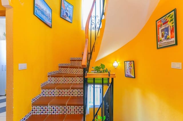 3 soverom Villa til salgs i Cúllar Vega med svømmebasseng garasje - € 294 700 (Ref: 9555329)