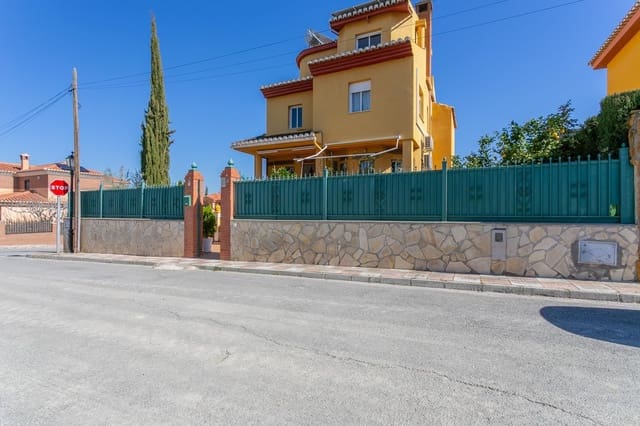 3 soverom Villa til salgs i Cúllar Vega med svømmebasseng garasje - € 294 700 (Ref: 9555329)