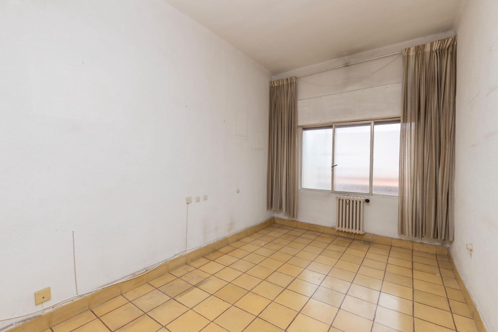 4 sovrum Lägenhet till salu i Granada stad - 324 900 € (Ref: 9559053)