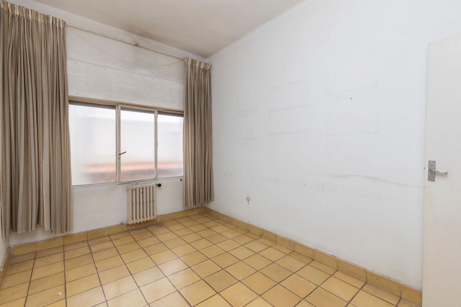 4 sovrum Lägenhet till salu i Granada stad - 324 900 € (Ref: 9559053)