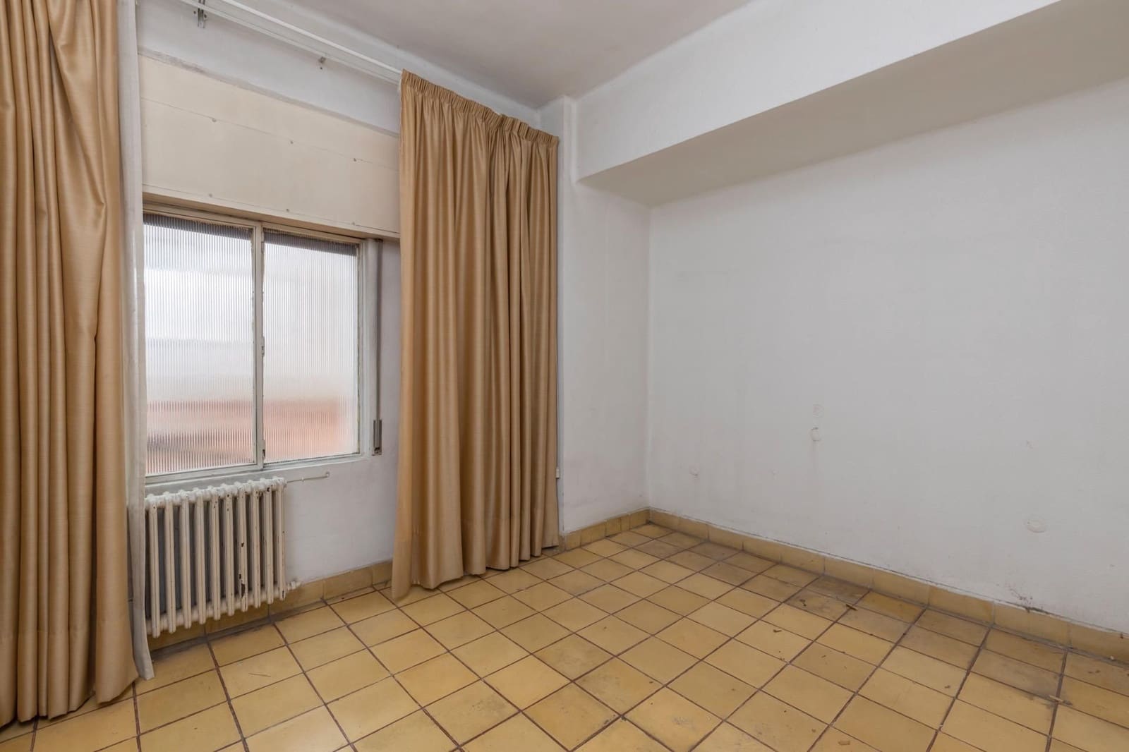 4 sovrum Lägenhet till salu i Granada stad - 324 900 € (Ref: 9559053)