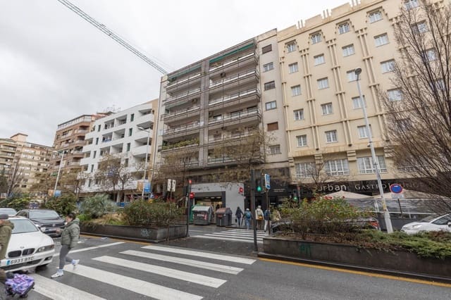 4 sovrum Lägenhet till salu i Camino de Ronda - Rosaleda, Granada stad - 324 900 € (Ref: 9559053)