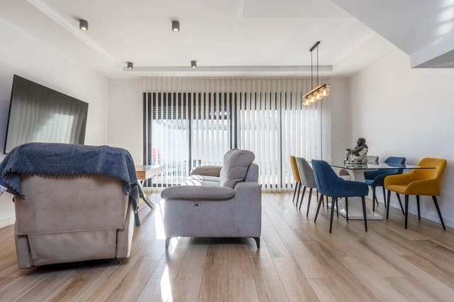 3 Zimmer Doppelhaus zu verkaufen in Peligros mit Pool Garage - 335.000 € (Ref: 9559916)