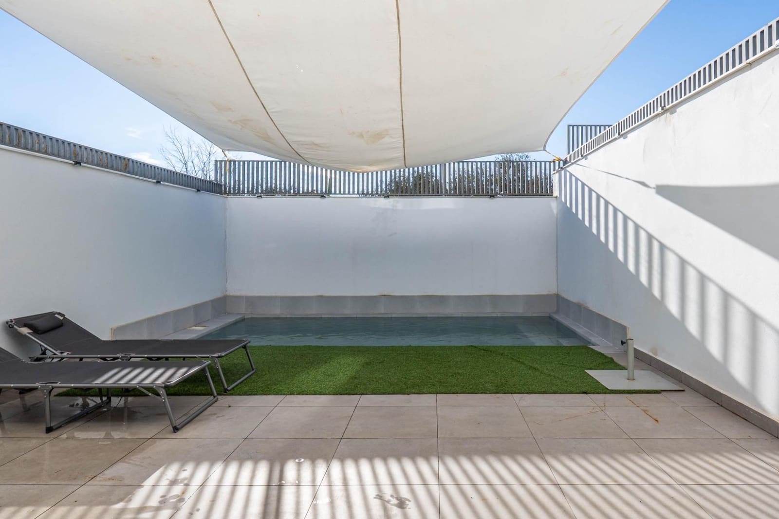 3 sovrum Semi-fristående Villa till salu i Peligros med pool garage - 335 000 € (Ref: 9559916)