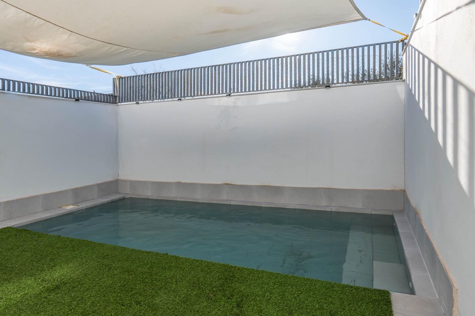 3 sovrum Semi-fristående Villa till salu i Peligros med pool garage - 335 000 € (Ref: 9559916)