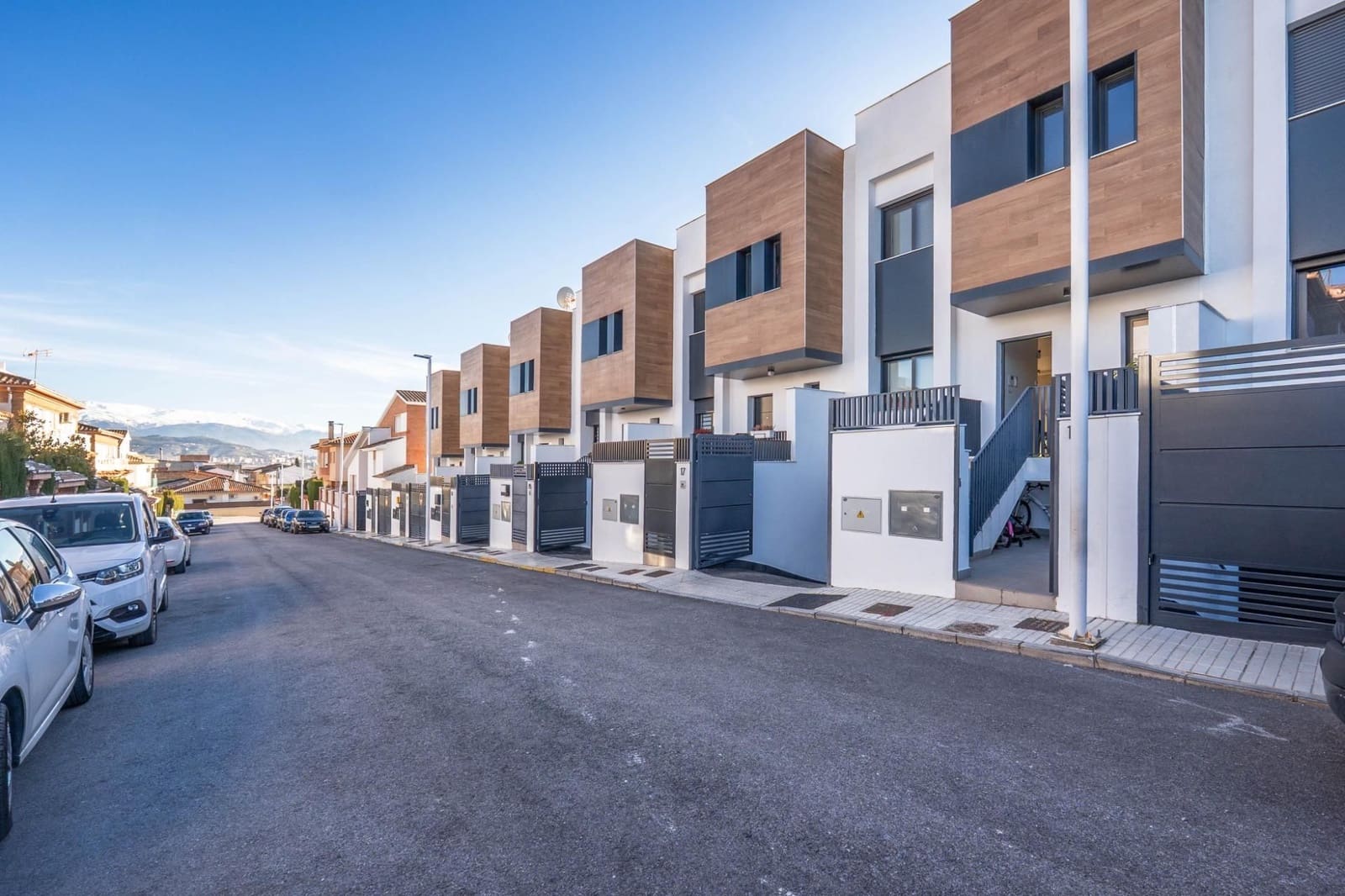 3 sovrum Semi-fristående Villa till salu i Peligros med pool garage - 335 000 € (Ref: 9559916)