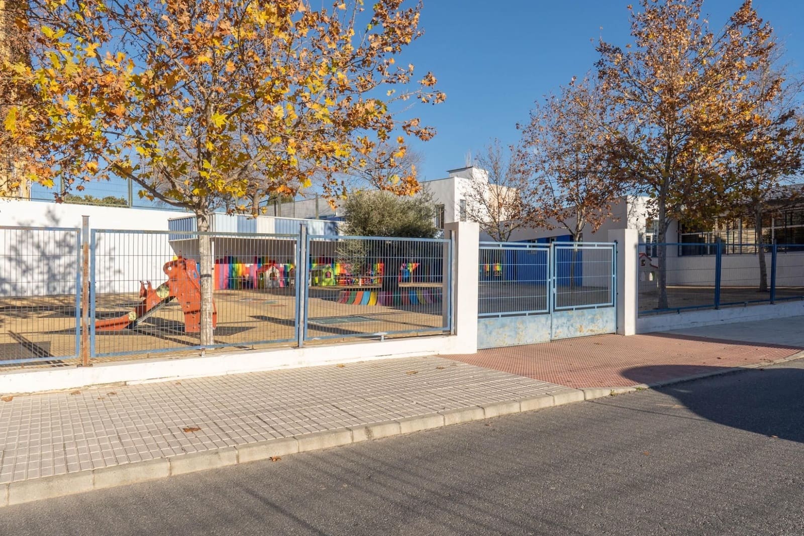 3 sovrum Semi-fristående Villa till salu i Peligros med pool garage - 335 000 € (Ref: 9559916)