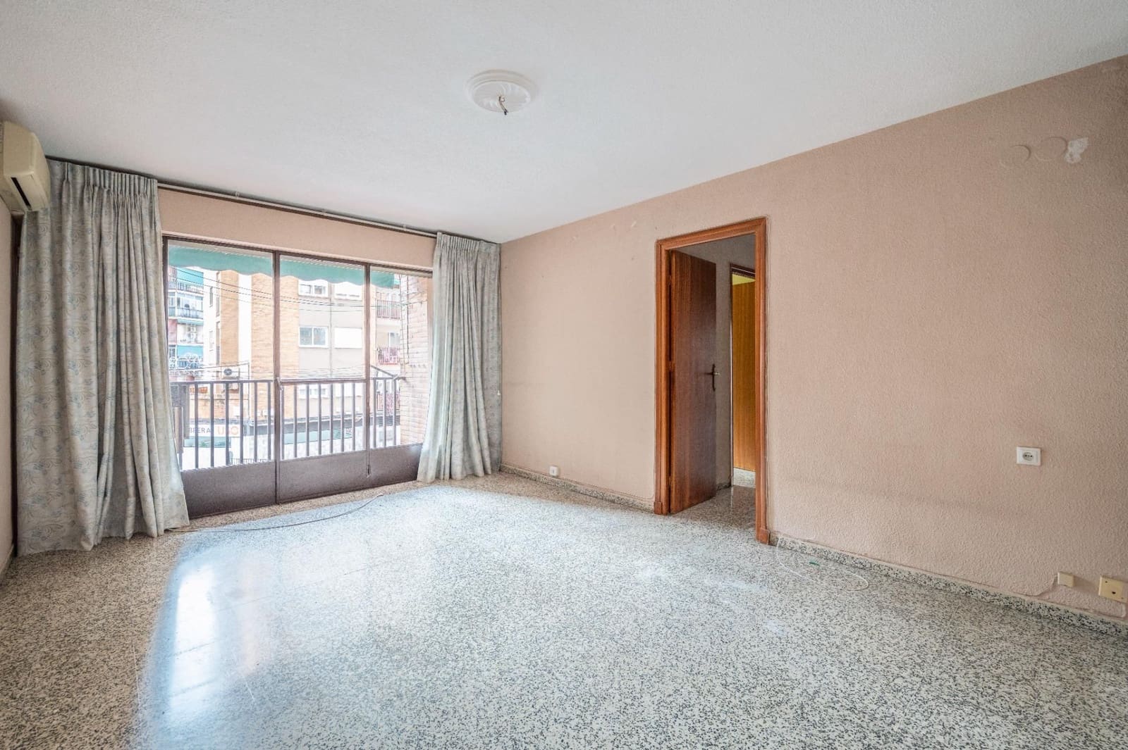 3 soveværelse Lejlighed til salg i Granada by - € 200.000 (Ref: 9571359)