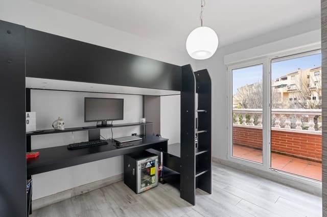 3 quarto Casa em Banda para venda em Cenes de la Vega - 187 990 € (Ref: 9571492)