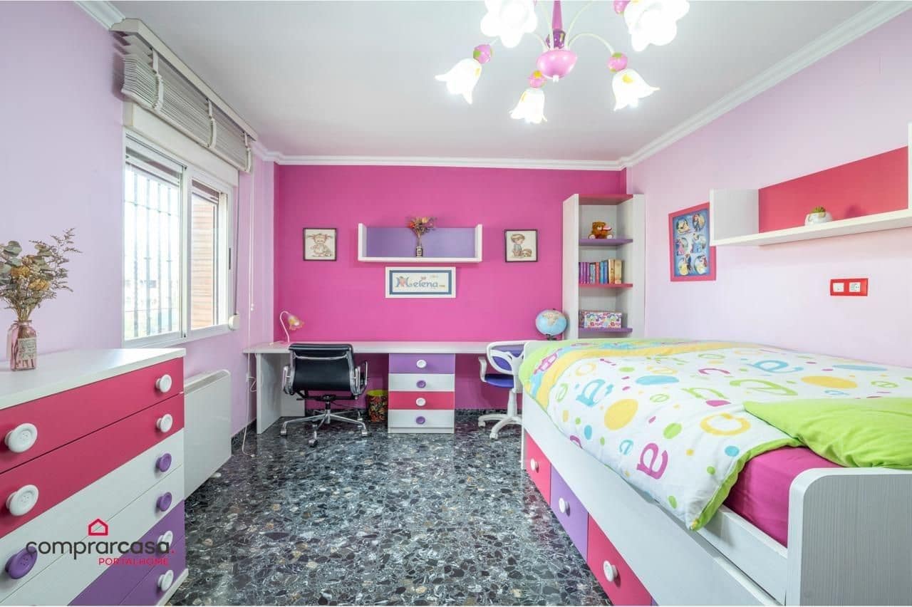 3 bedroom Villa for sale in Vegas del Genil with garage - € 320,000 (Ref: 9588370)