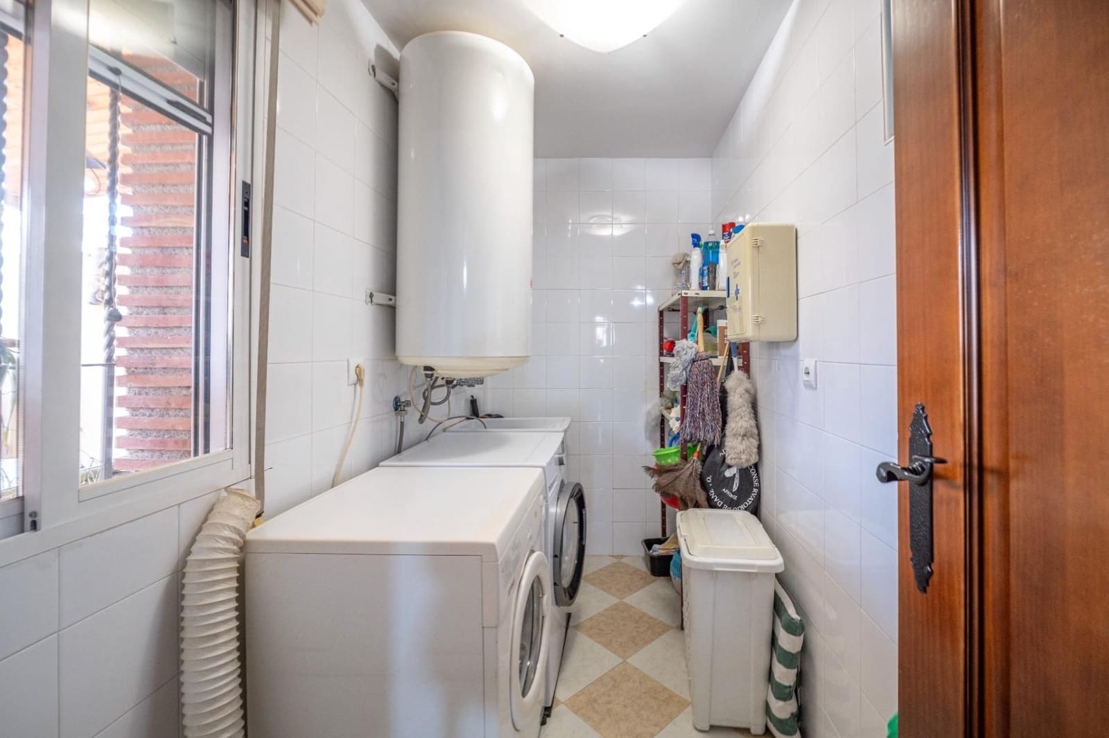 3 bedroom Villa for sale in Vegas del Genil with garage - € 320,000 (Ref: 9588370)