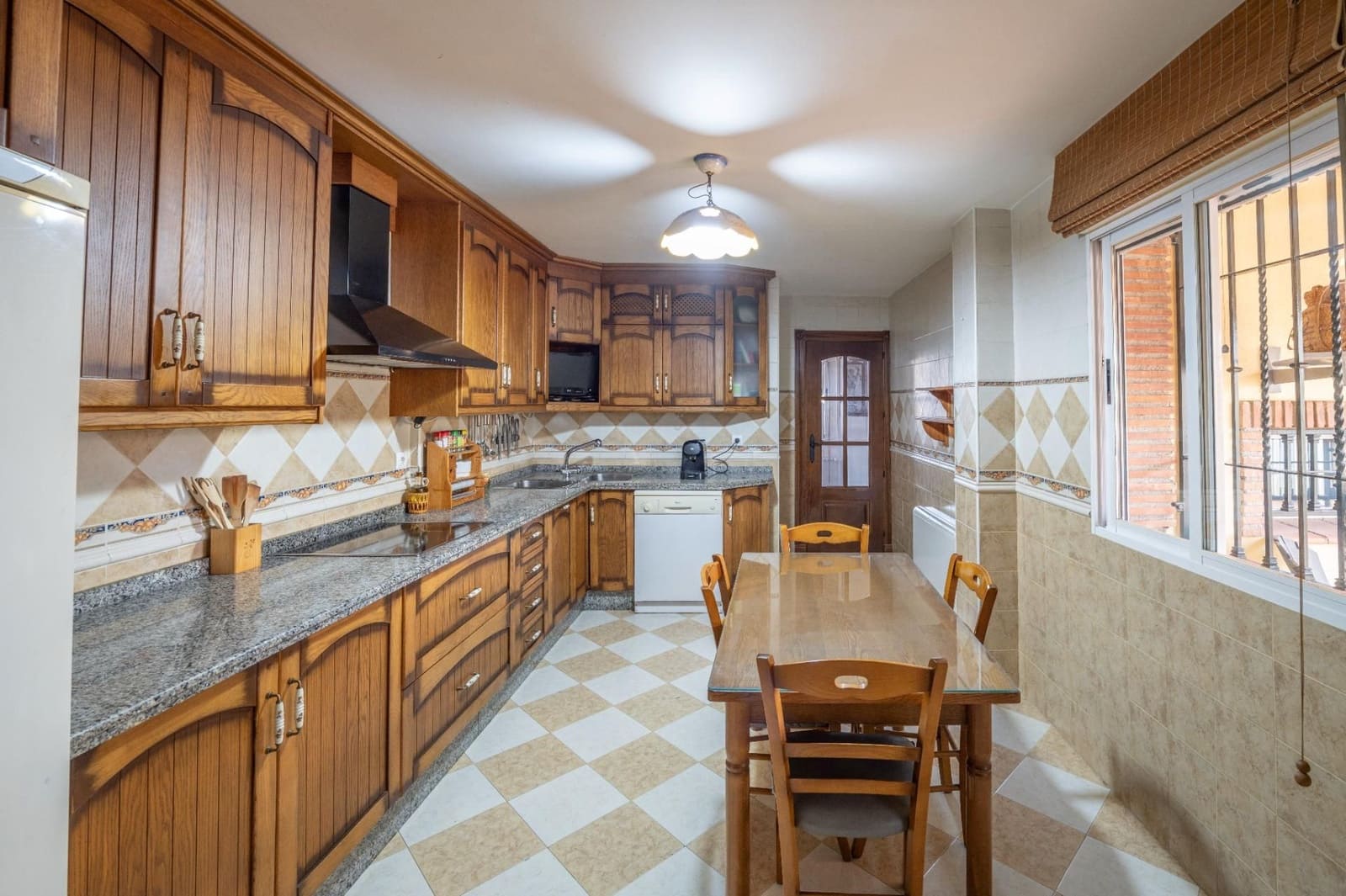 3 bedroom Villa for sale in Vegas del Genil with garage - € 320,000 (Ref: 9588370)