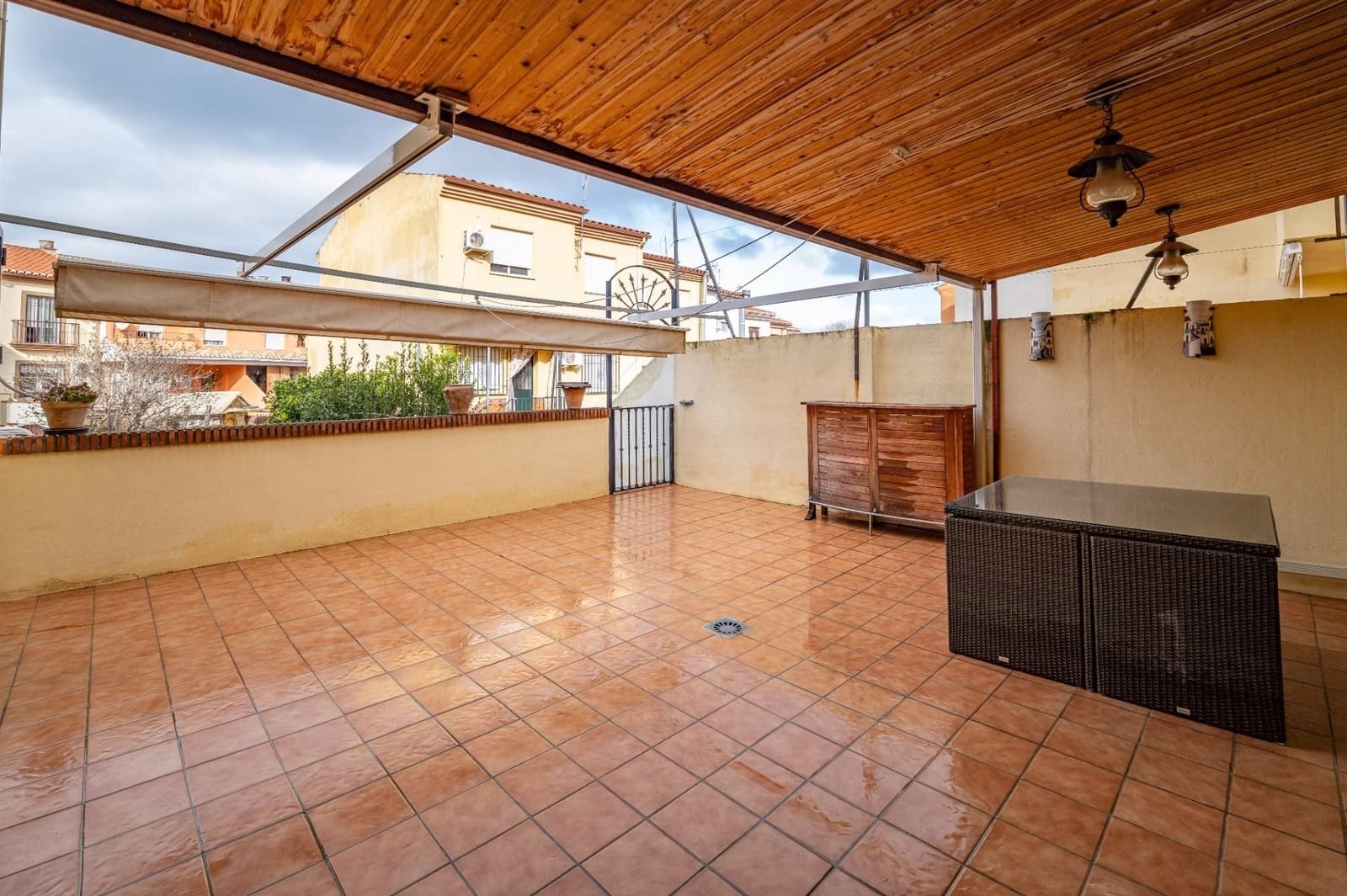 3 bedroom Villa for sale in Vegas del Genil with garage - € 320,000 (Ref: 9588370)