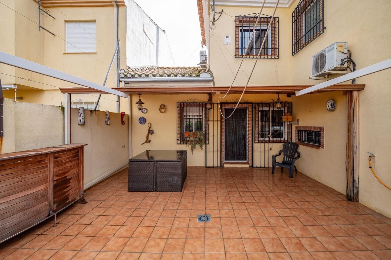 3 bedroom Villa for sale in Vegas del Genil with garage - € 320,000 (Ref: 9588370)