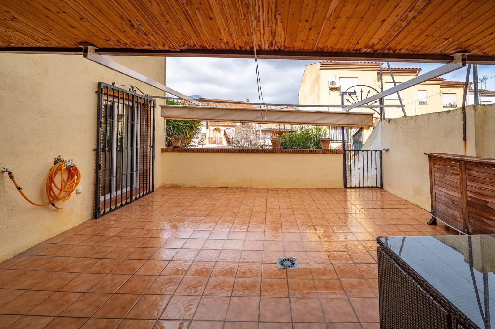 3 bedroom Villa for sale in Vegas del Genil with garage - € 320,000 (Ref: 9588370)