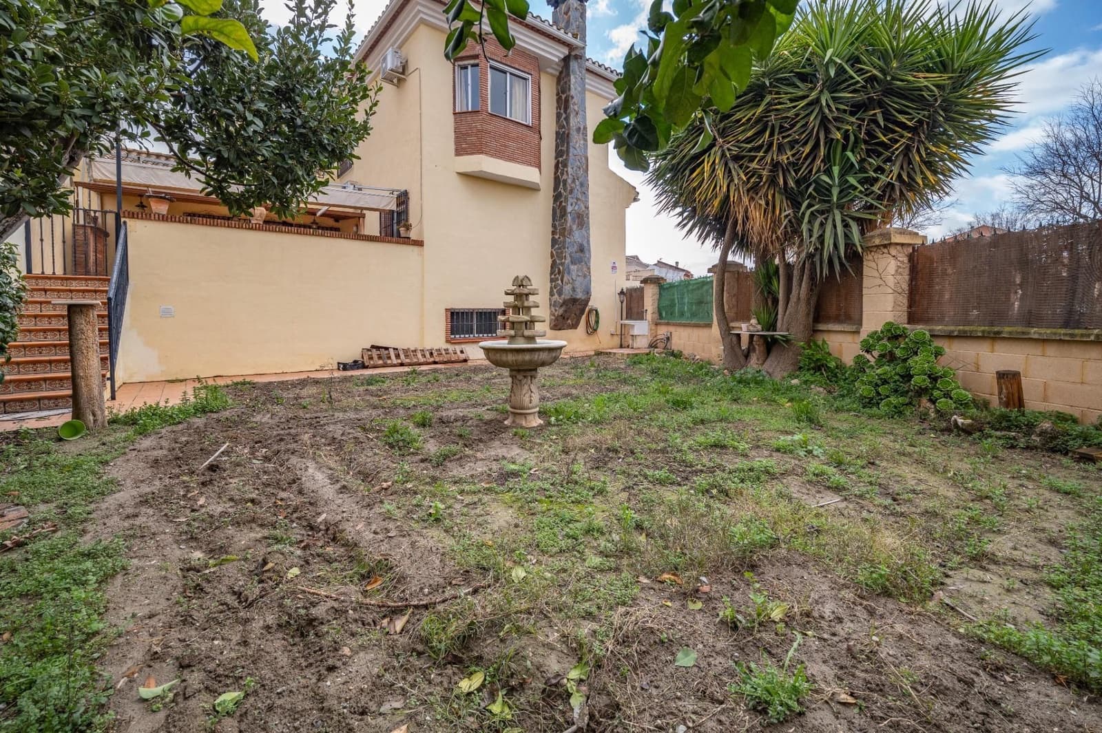 3 bedroom Villa for sale in Vegas del Genil with garage - € 320,000 (Ref: 9588370)