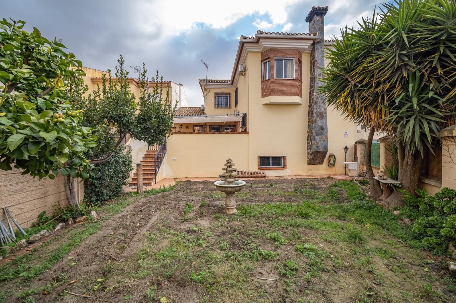 3 bedroom Villa for sale in Vegas del Genil with garage - € 320,000 (Ref: 9588370)