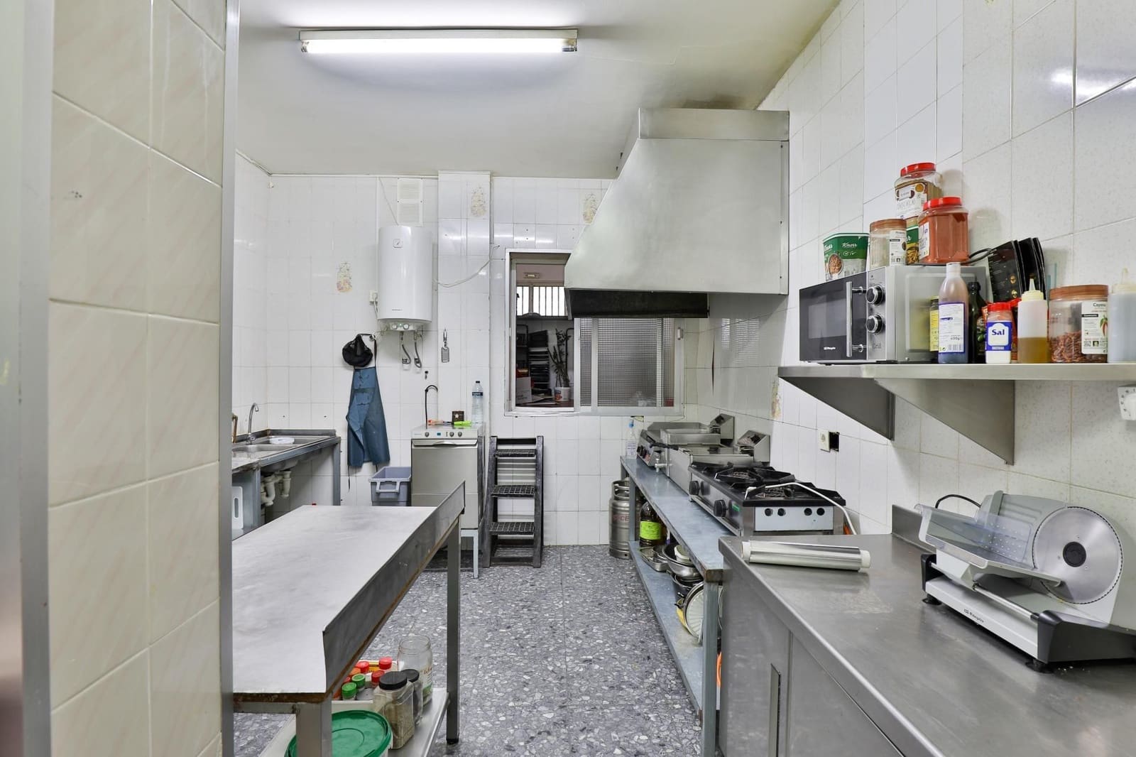 4 bedroom Business for sale in Lecrin with garage - € 1,690,000 (Ref: 9588371)