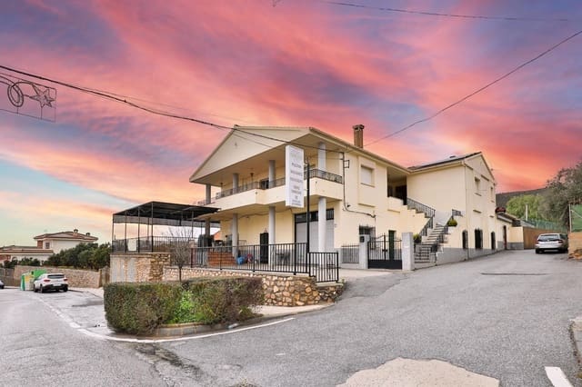 4 slaapkamer Bedrijf te koop in Lecrín met garage - € 1.690.000 (Ref: 9588371)