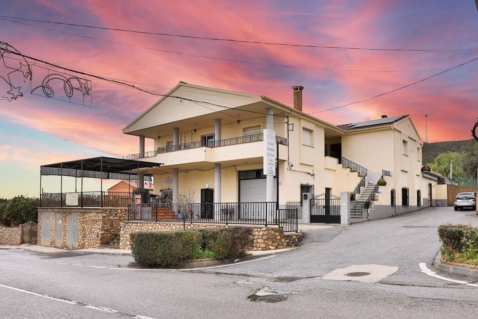 4 bedroom Business for sale in Lecrin with garage - € 1,690,000 (Ref: 9588371)