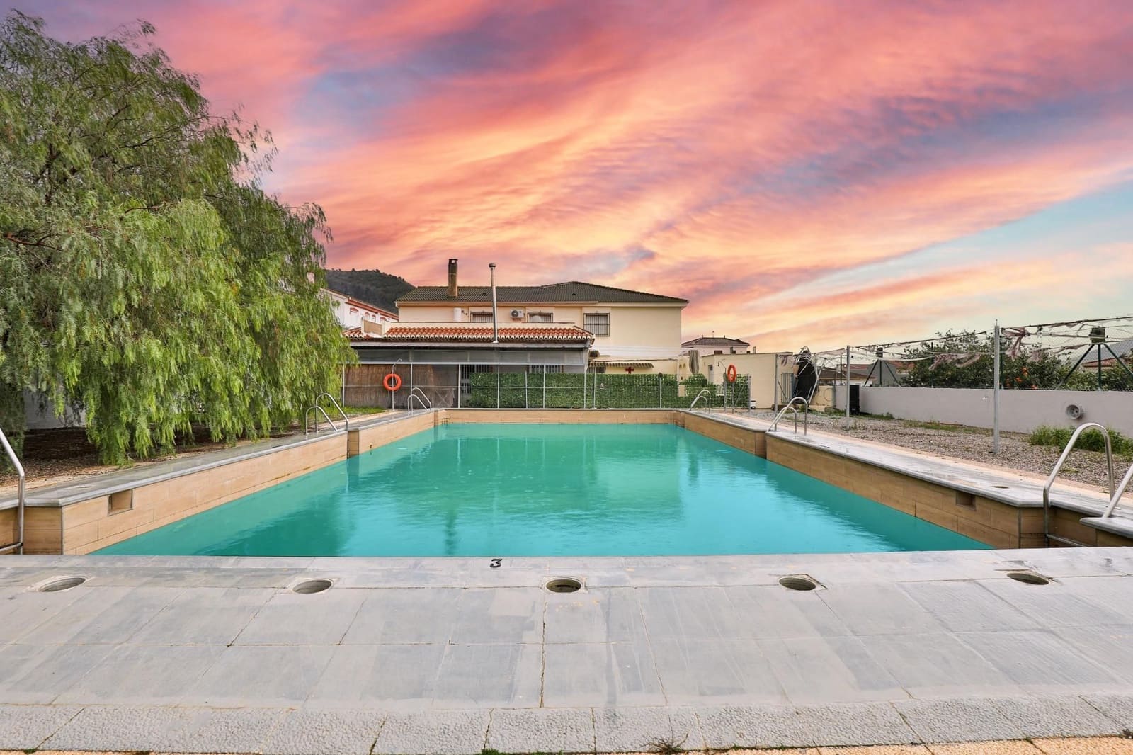 4 bedroom Business for sale in Lecrin with garage - € 1,690,000 (Ref: 9588371)