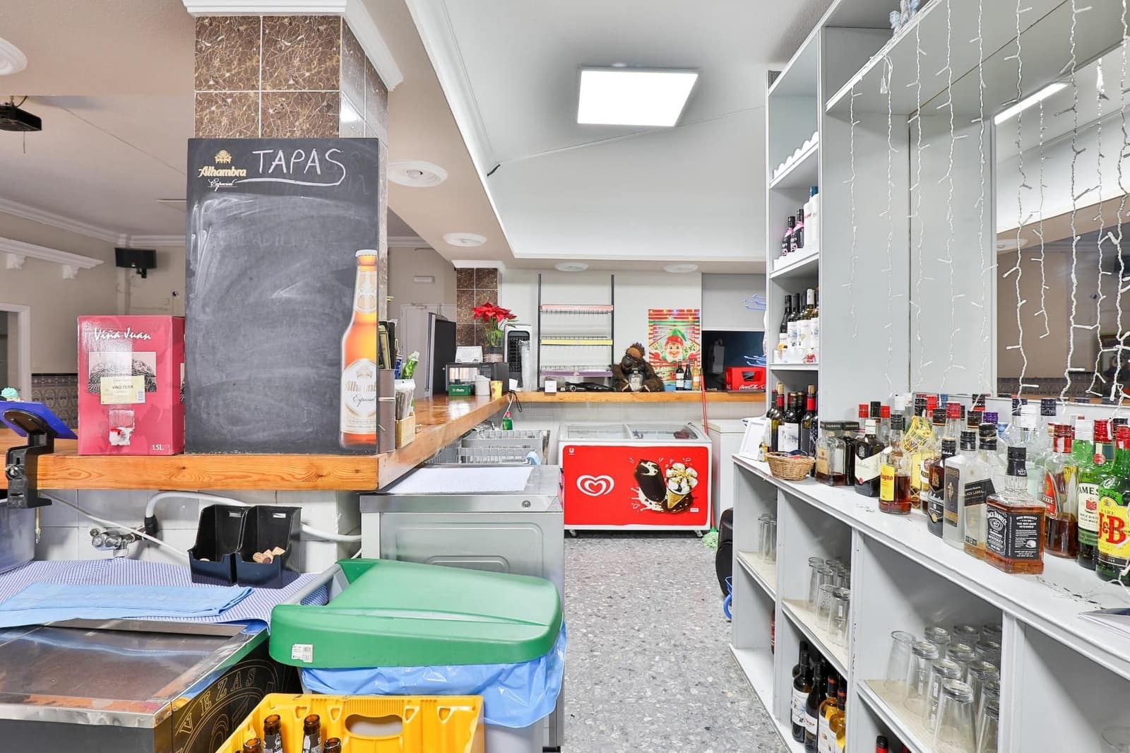 4 bedroom Business for sale in Lecrin with garage - € 1,690,000 (Ref: 9588371)