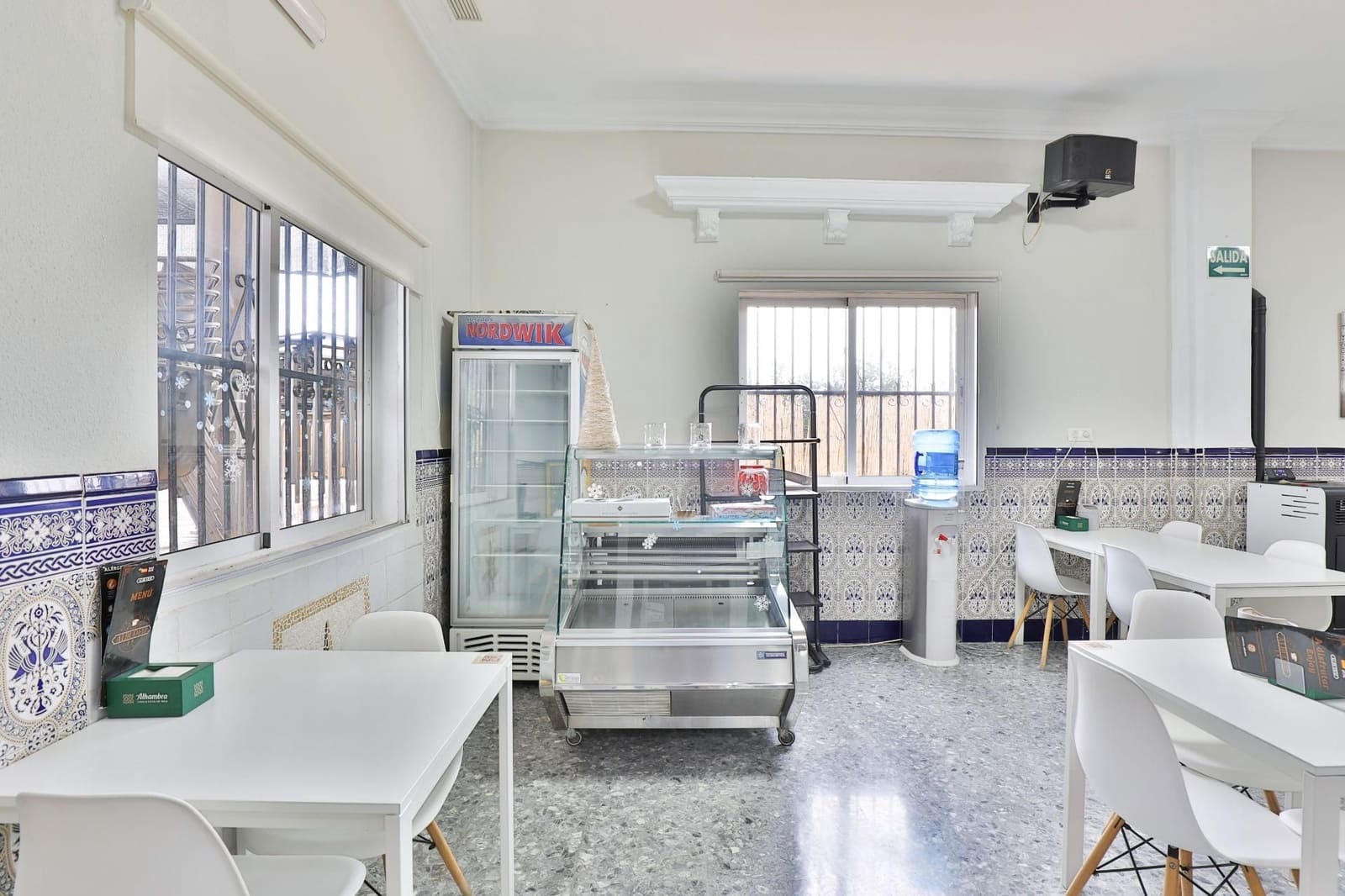 4 bedroom Business for sale in Lecrin with garage - € 1,690,000 (Ref: 9588371)