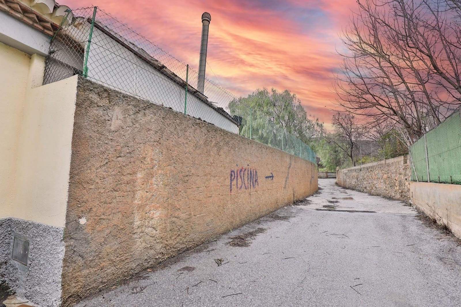 4 bedroom Business for sale in Lecrin with garage - € 1,690,000 (Ref: 9588371)