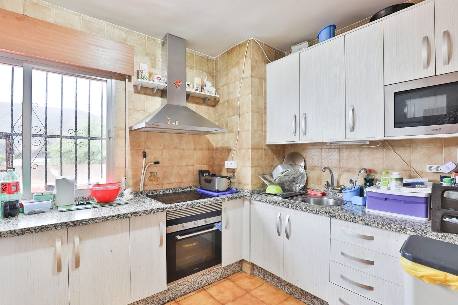 4 bedroom Business for sale in Lecrin with garage - € 1,690,000 (Ref: 9588371)