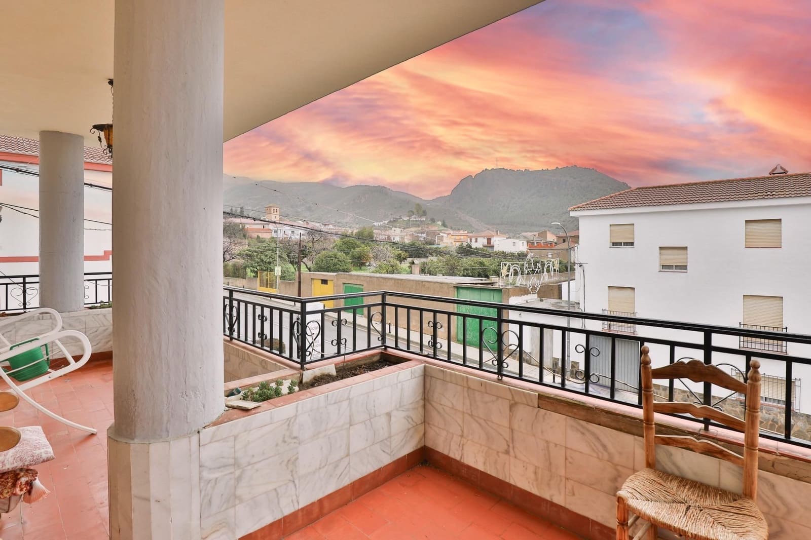 4 bedroom Business for sale in Lecrin with garage - € 1,690,000 (Ref: 9588371)