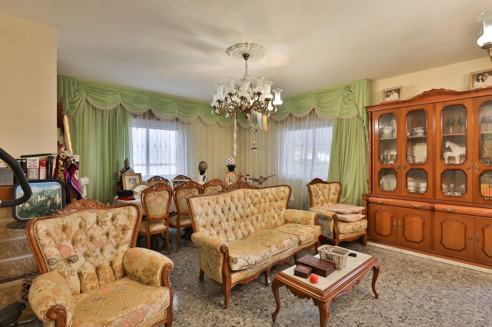 4 bedroom Business for sale in Lecrin with garage - € 1,690,000 (Ref: 9588371)