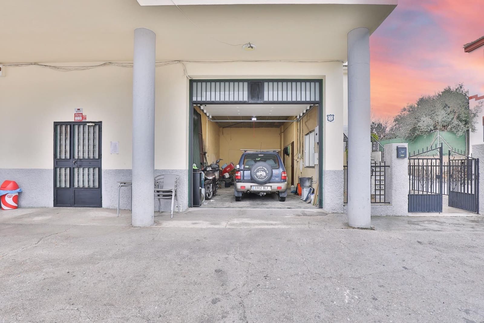 4 bedroom Business for sale in Lecrin with garage - € 1,690,000 (Ref: 9588371)