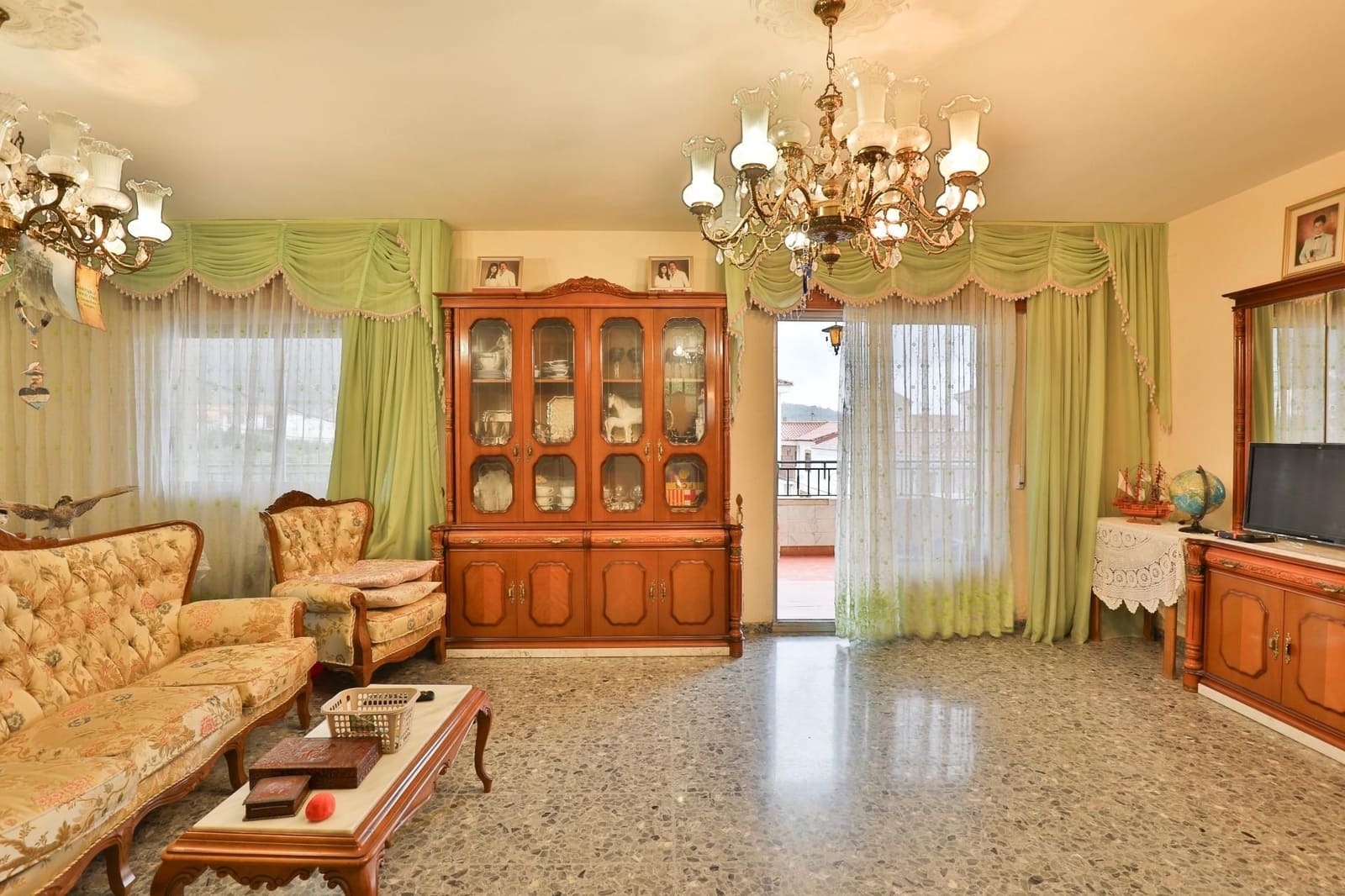 4 bedroom Business for sale in Lecrin with garage - € 1,690,000 (Ref: 9588371)