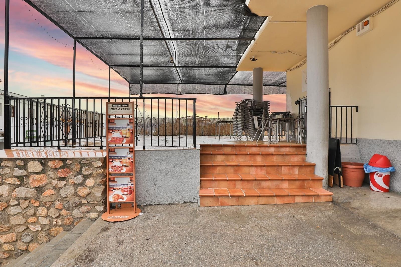 4 bedroom Business for sale in Lecrin with garage - € 1,690,000 (Ref: 9588371)