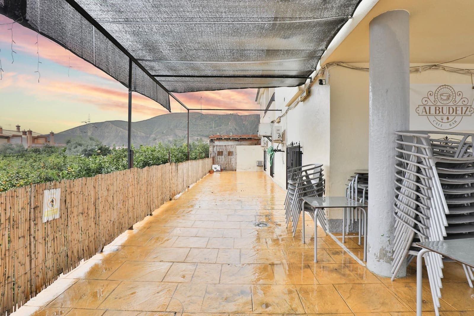 4 bedroom Business for sale in Lecrin with garage - € 1,690,000 (Ref: 9588371)